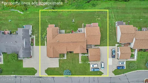 523 Red Cedar Blvd, Williamston, MI 48895 photo 38