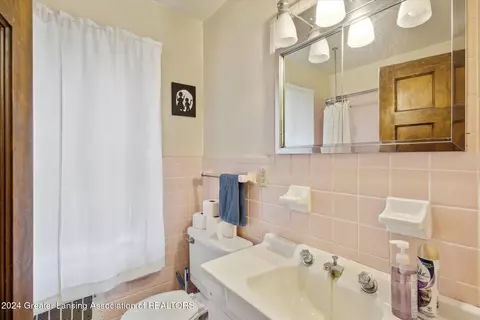 Bath - 109 S Wisner St, Jackson, MI 49203 photo 3 of 3