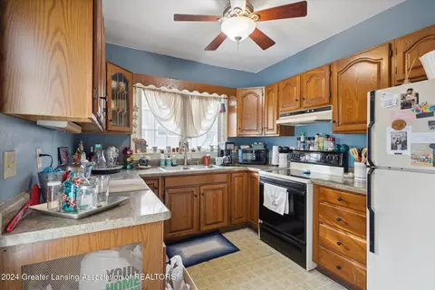 Kitchen - 109 S Wisner St, Jackson, MI 49203 photo 1 of 4