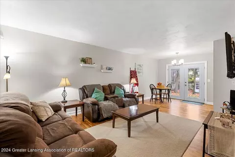 2280 Pine Tree Rd, Holt, MI 48842 photo 5