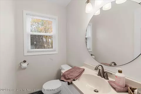 2280 Pine Tree Rd, Holt, MI 48842 photo 14