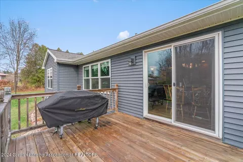 Exterior - 14750 Robson Rd, Bath, MI 48808 photo 4 of 6