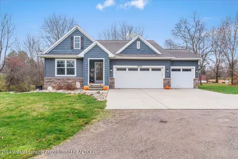 Exterior - 14750 Robson Rd, Bath, MI 48808 photo 2 of 6