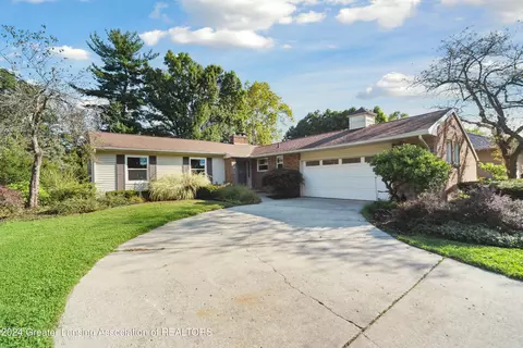 2826 N Cambridge Rd, Lansing, MI 48911