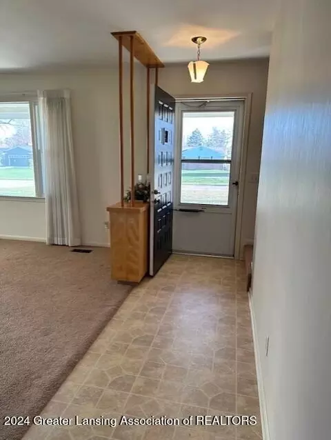 304 Elmshaven Dr, Lansing, MI 48917 photo 3