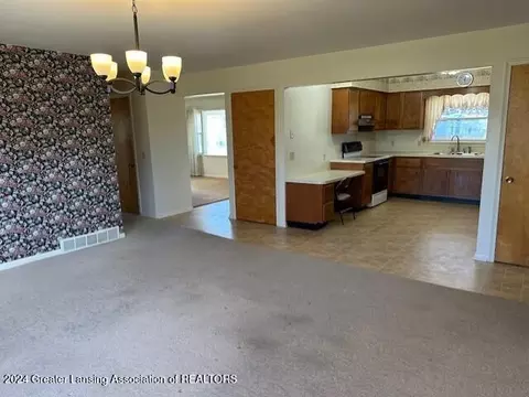 304 Elmshaven Dr, Lansing, MI 48917 photo 8