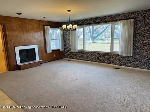 304 Elmshaven Dr, Lansing, MI 48917 photo 6