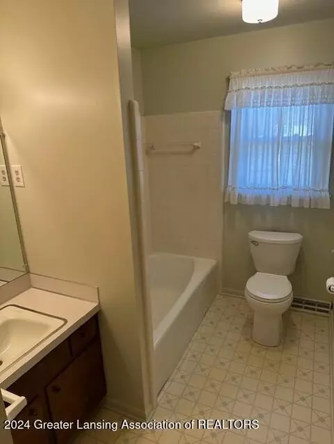 304 Elmshaven Dr, Lansing, MI 48917 photo 13