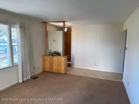 304 Elmshaven Dr, Lansing, MI 48917 photo 5