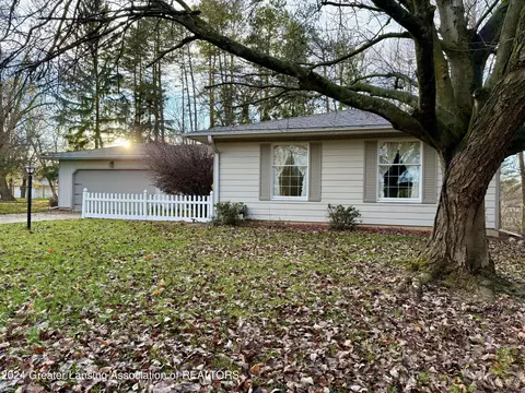 2103 Professor Ln, Lansing, MI 48917 photo 2