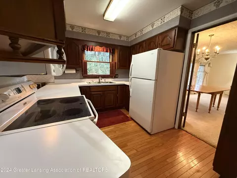 2103 Professor Ln, Lansing, MI 48917 photo 5