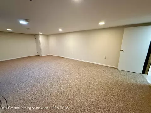 2103 Professor Ln, Lansing, MI 48917 photo 32