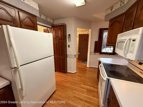 2103 Professor Ln, Lansing, MI 48917 photo 7