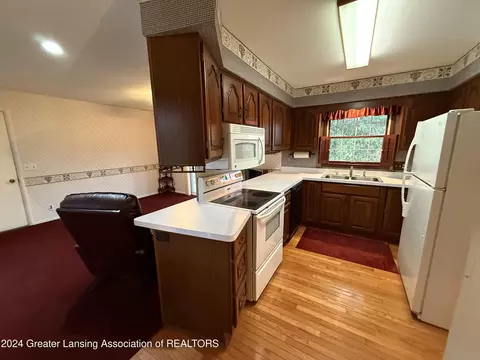2103 Professor Ln, Lansing, MI 48917 photo 8