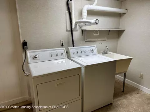 2103 Professor Ln, Lansing, MI 48917 photo 37