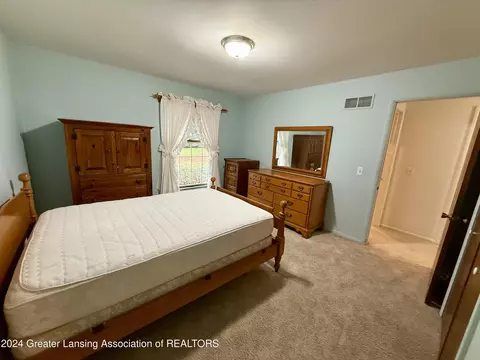 2103 Professor Ln, Lansing, MI 48917 photo 23