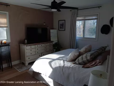 Bedroom - 100 E Haslett Rd, Haslett, MI 48840 photo 1 of 3