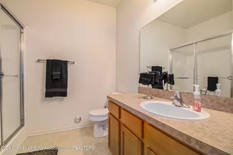 Bath - 609 Worthington Dr, Lansing, MI 48906 photo 1 of 3