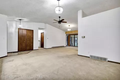 11423 Wood Rd, Dewitt, MI 48820 photo 2