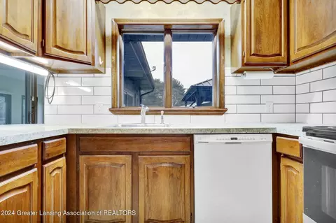 11423 Wood Rd, Dewitt, MI 48820 photo 6