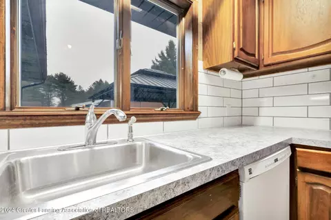 11423 Wood Rd, Dewitt, MI 48820 photo 7
