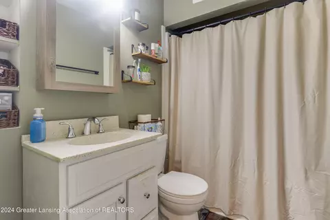 Bath - 322 E Sheridan Rd, Lansing, MI 48906 photo 1 of 1