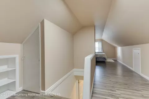 Entry Way - 322 E Sheridan Rd, Lansing, MI 48906 photo 2 of 2