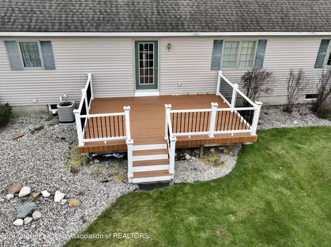 Exterior - 7930 S Francis Rd, Dewitt, MI 48820 photo 9 of 9