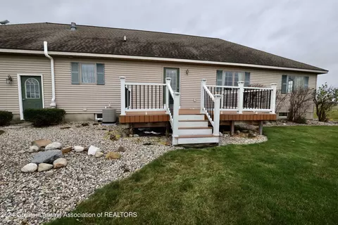 Exterior - 7930 S Francis Rd, Dewitt, MI 48820 photo 8 of 9