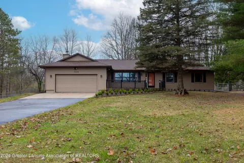 7444 E Herbison Rd, Bath, MI 48808
