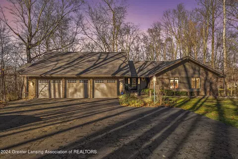 5329 Willow Hwy, Grand Ledge, MI 48837