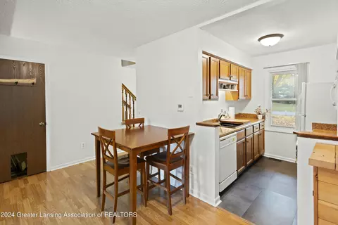 7346 Creekside Dr, Lansing, MI 48917 photo 4