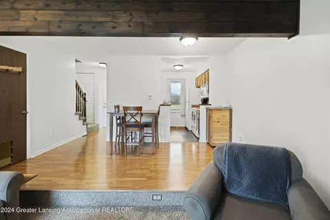 7346 Creekside Dr, Lansing, MI 48917 photo 9