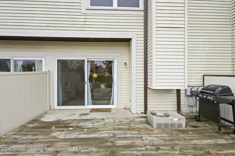 7346 Creekside Dr, Lansing, MI 48917 photo 37