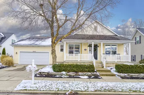 3662 Shearwater Ln, East Lansing, MI 48823