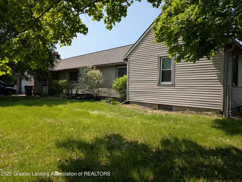 749 Lyons Rd, Portland, MI 48875