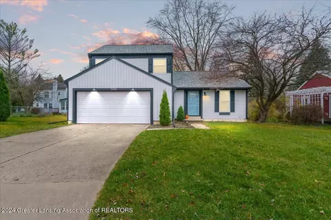 330 Honeysuckle Ln, Lansing, MI 48917
