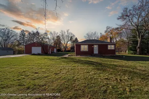 12449 W Greenfield Rd, Lansing, MI 48917