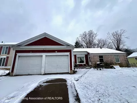 2723 Narraganset Dr, Lansing, MI 48910