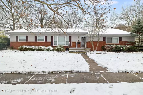 2717 Bedford Rd, Lansing, MI 48911