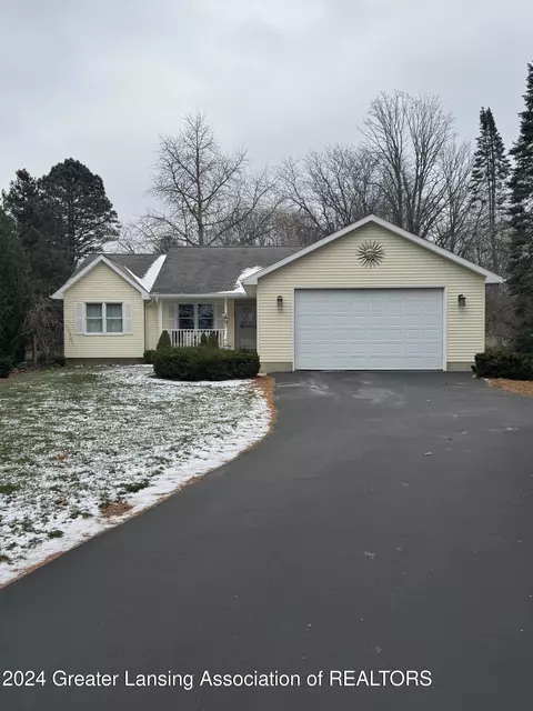 1782 N Eifert Rd, Holt, MI 48842