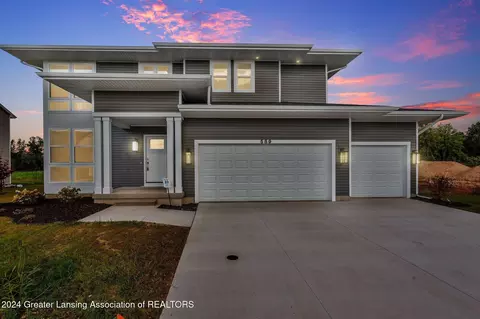589 Titanium Trl, Haslett, MI 48840