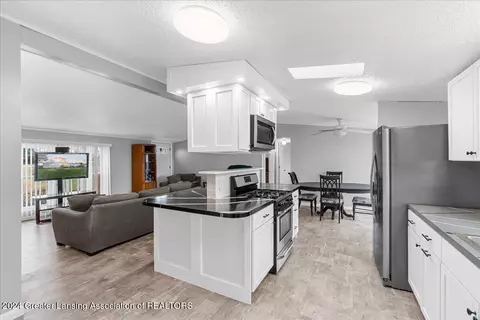 5318 E M-21, Corunna, MI 48817 photo 8