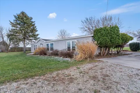 5318 E M-21, Corunna, MI 48817 photo 18