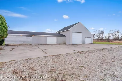 5318 E M-21, Corunna, MI 48817 photo 22