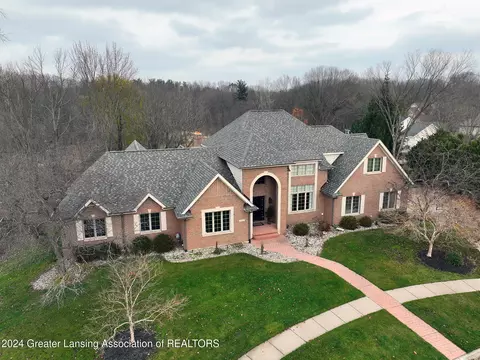 2647 Walmar Dr, Lansing, MI 48917