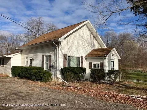 2003 E Clinton Trl, Charlotte, MI 48813