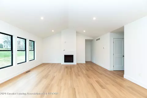 2910 Harper Rd, Mason, MI 48854 photo 4