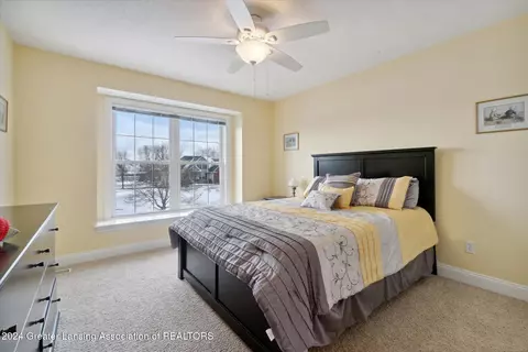 Bedroom - 2152 Winners Cir, Saint Johns, MI 48879 photo 4 of 6