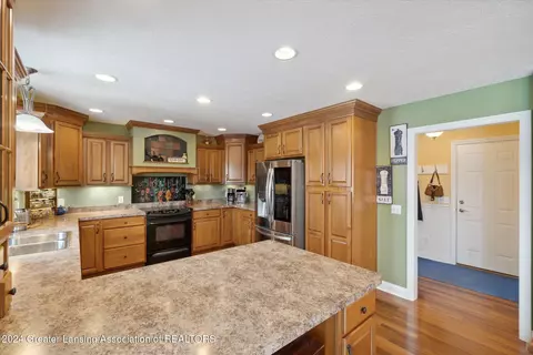 Kitchen - 2152 Winners Cir, Saint Johns, MI 48879 photo 2 of 7